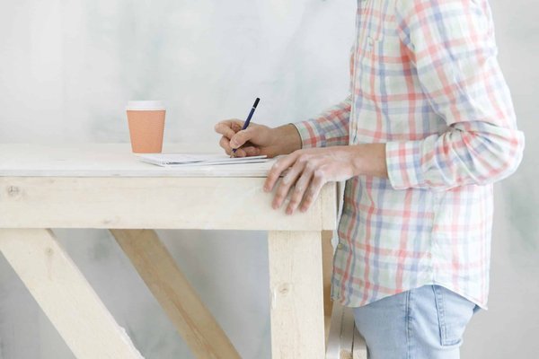 Quelle stratégie adopter pour investir dans des biens immobiliers nécessitant des rénovations importantes?